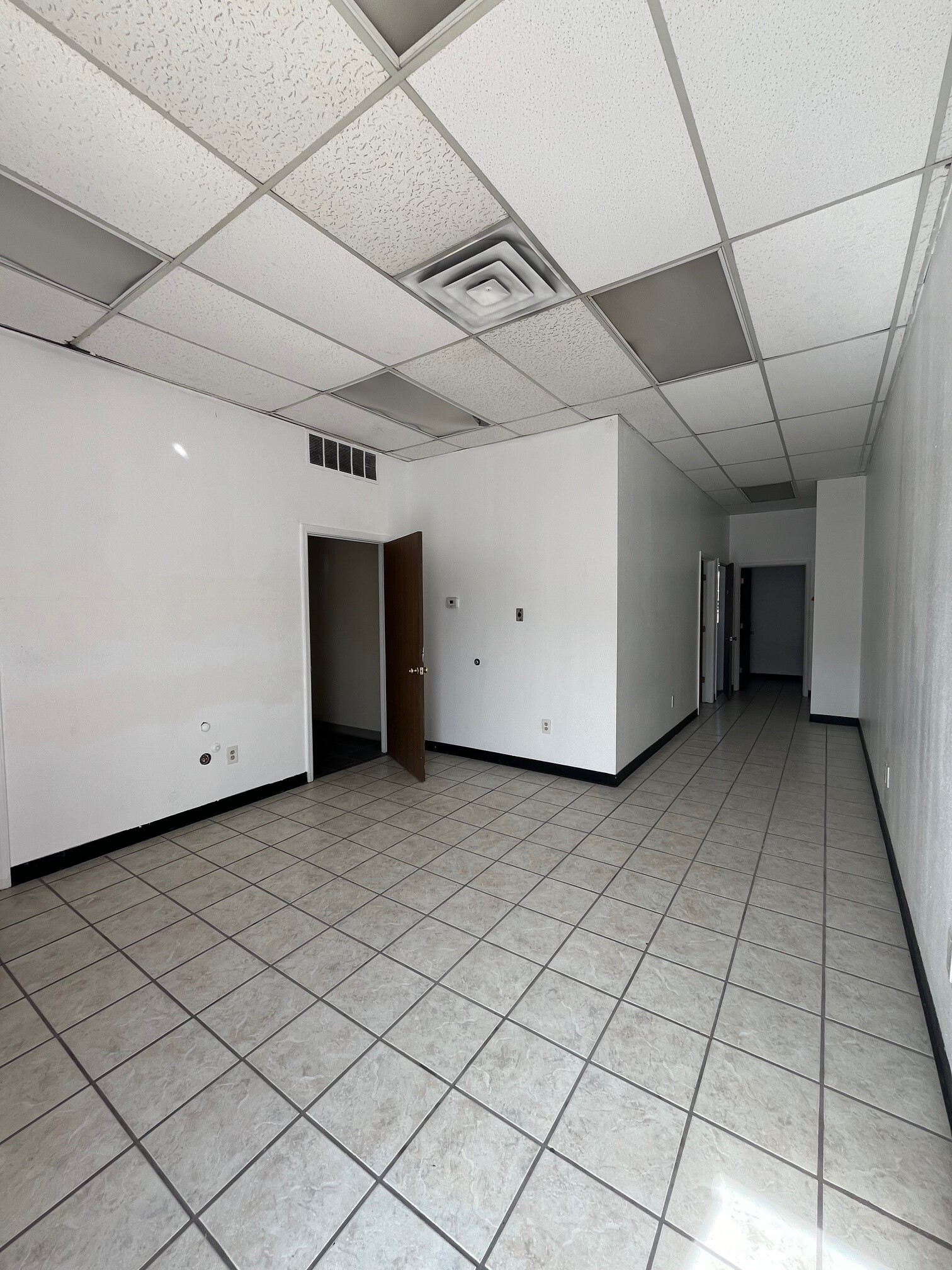 105 Borderland Rd, El Paso, TX for lease Interior Photo- Image 1 of 4