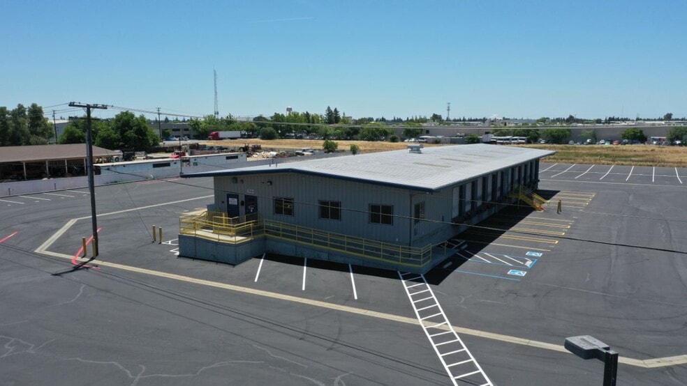 7444 Reese Rd, Sacramento, CA for sale - Building Photo - Image 3 of 15