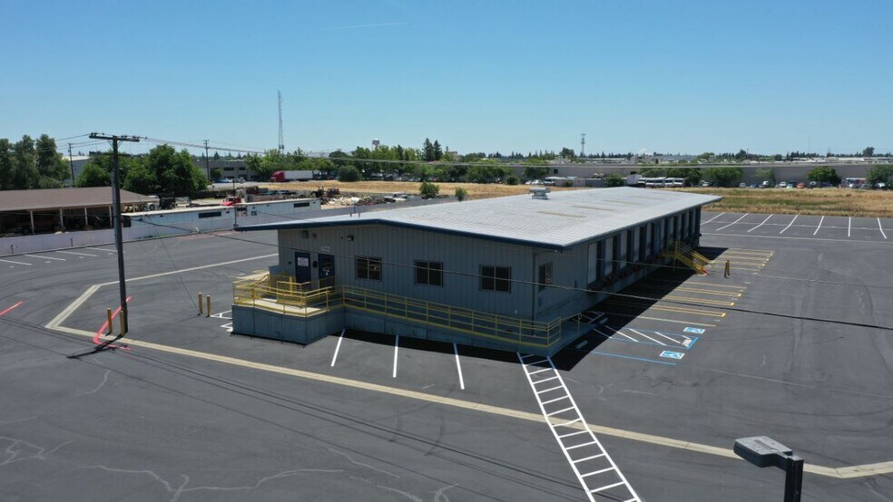 7444 Reese Rd, Sacramento, CA à vendre - Photo du bâtiment - Image 3 de 15