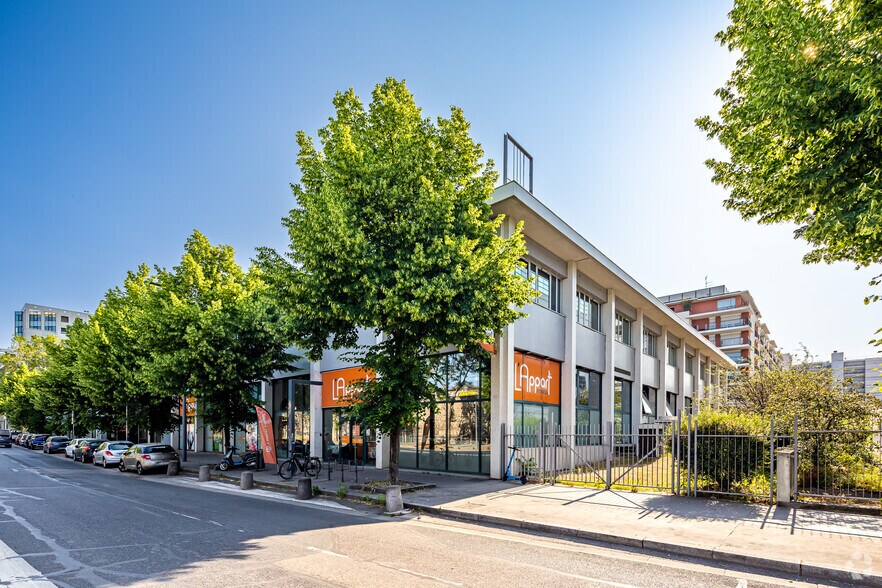 Office in Villeurbanne for lease - Primary Photo - Image 1 of 2