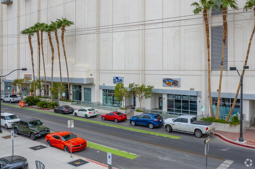 900 S Las Vegas Blvd, Las Vegas, NV for sale - Building Photo - Image 3 of 22
