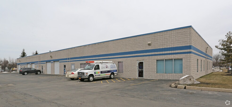 430 Lawrence Bell Dr, Amherst, NY à louer - Photo principale - Image 1 de 5