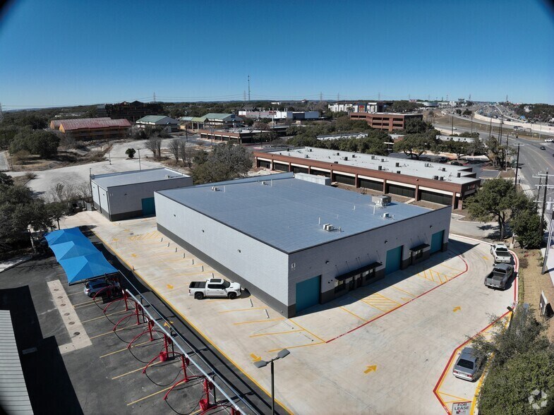 10927 Fredericksburg Rd, San Antonio, TX à louer - Communauté Matterport - Image 3 de 20