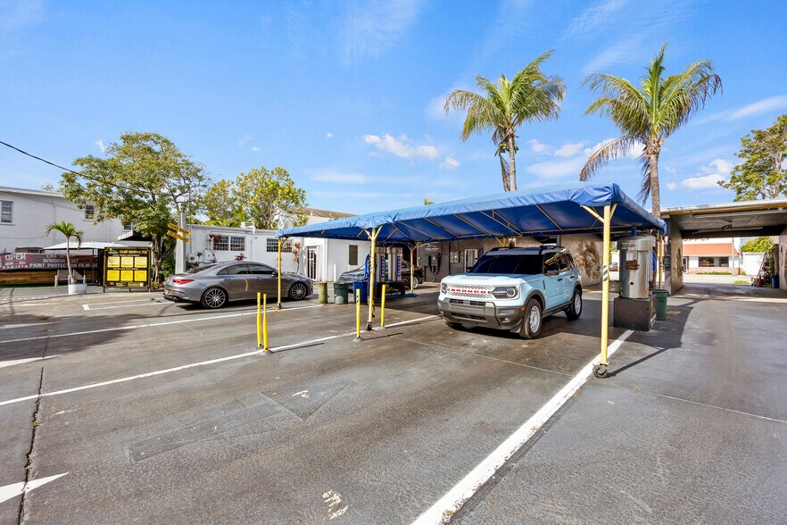 824 N Dixie Hwy, Lake Worth, FL à louer - Photo du bâtiment - Image 2 de 3