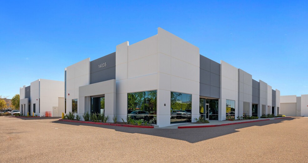 14035 Kirkham Way, Poway, CA à louer - Photo du bâtiment - Image 3 de 4