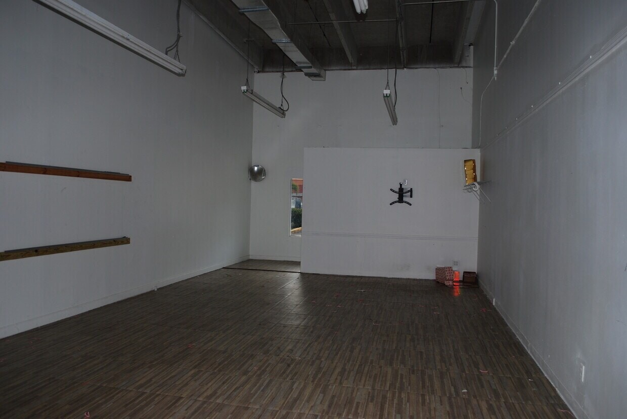 1703-1747 NW 38th Ave, Lauderhill, FL for lease Interior Photo- Image 1 of 1