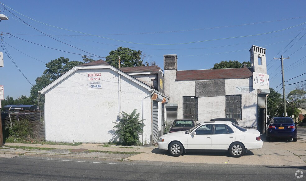 223 Rockaway Tpke, Lawrence, NY à louer - Photo du bâtiment - Image 2 de 8