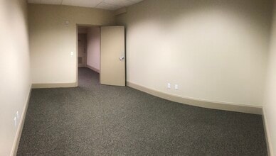 7401 W Hood St, Kennewick, WA for lease Interior Photo- Image 1 of 2