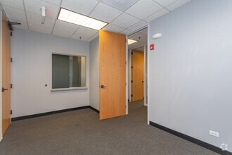 1100 W Lake Cook Rd, Buffalo Grove, IL for lease Interior Photo- Image 1 of 4