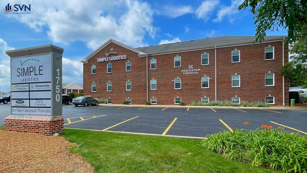 1750 E Main St, St Charles, IL à louer - Photo du bâtiment - Image 2 de 7