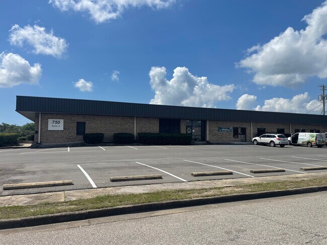 Plus de détails pour 750 Lakeside Dr, Mobile, AL - Industriel à louer