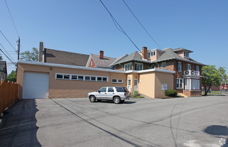 640 Park Pl, Niagara Falls, NY à vendre - Photo du bâtiment - Image 2 de 9