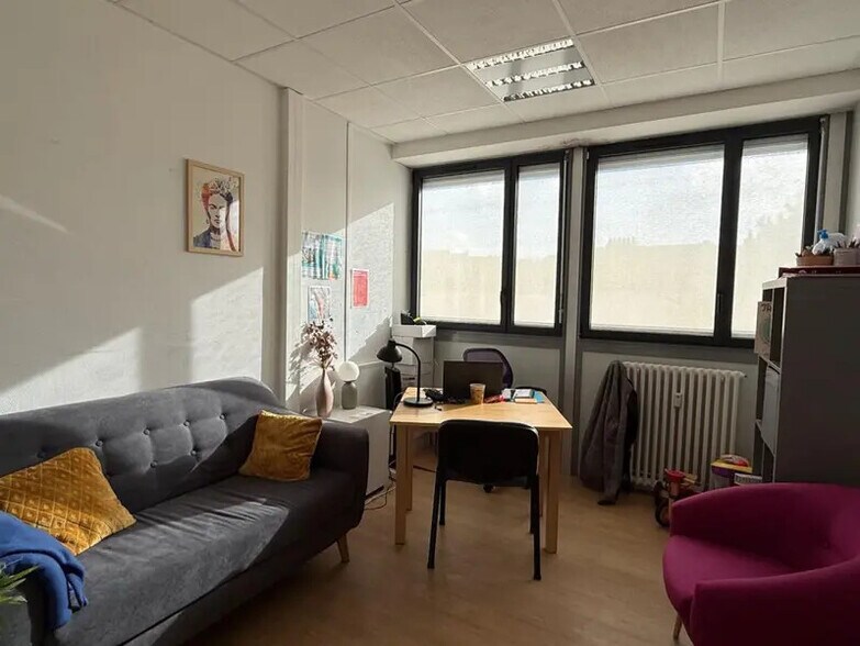 22 Rue La Tour D'Auvergne, Nantes à louer - Photo du bâtiment - Image 3 de 11