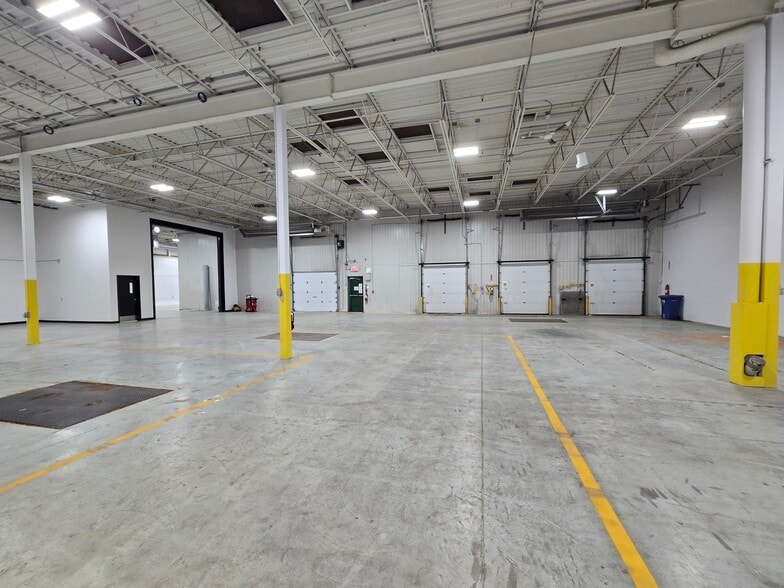 2695 Av Dollard, Montréal, QC for sale - Building Photo - Image 3 of 30