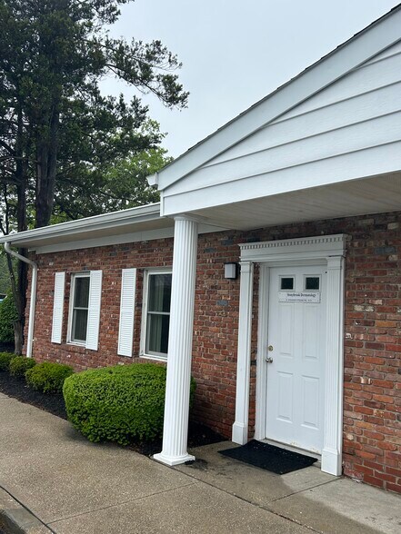 2500 Nesconset Hwy, Stony Brook, NY à vendre - Photo du bâtiment - Image 2 de 3