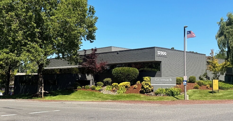 12300 SE Mallard Way, Milwaukie, OR for lease - Primary Photo - Image 1 of 6