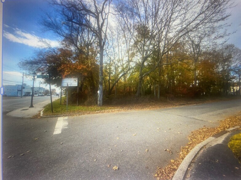 25a & Polk Street, Rocky Point, NY à vendre - Photo du bâtiment - Image 2 de 2