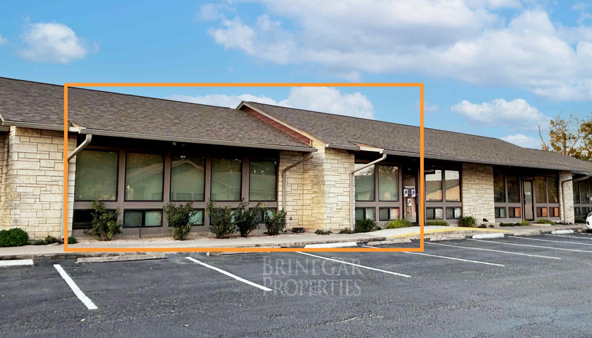 1106 S Mays, Round Rock, TX for lease Building Photo- Image 1 of 2