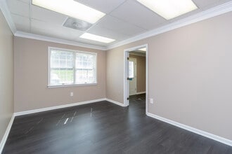 9662-9680 Marlboro Pike, Upper Marlboro, MD à louer Photo intérieure- Image 1 de 10