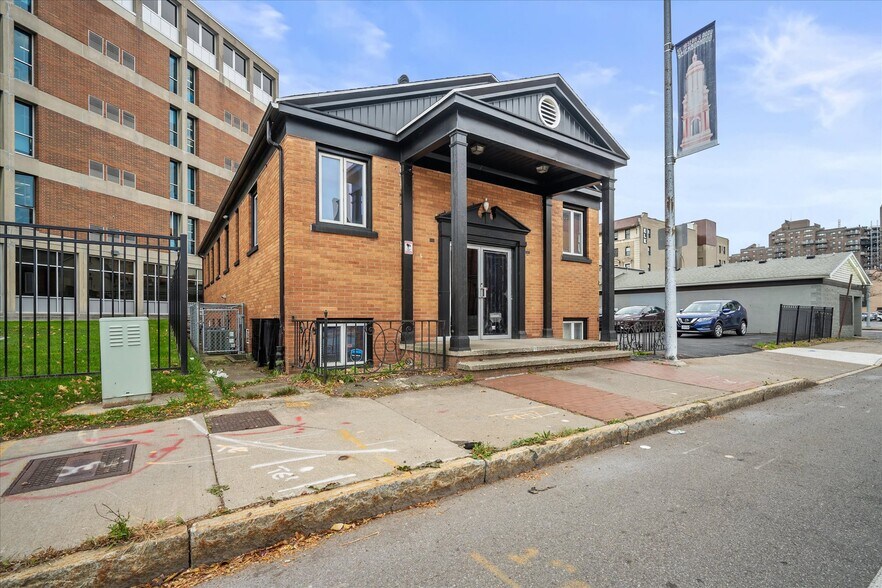 287 Andrews St, Rochester, NY à vendre - Photo du bâtiment - Image 3 de 35