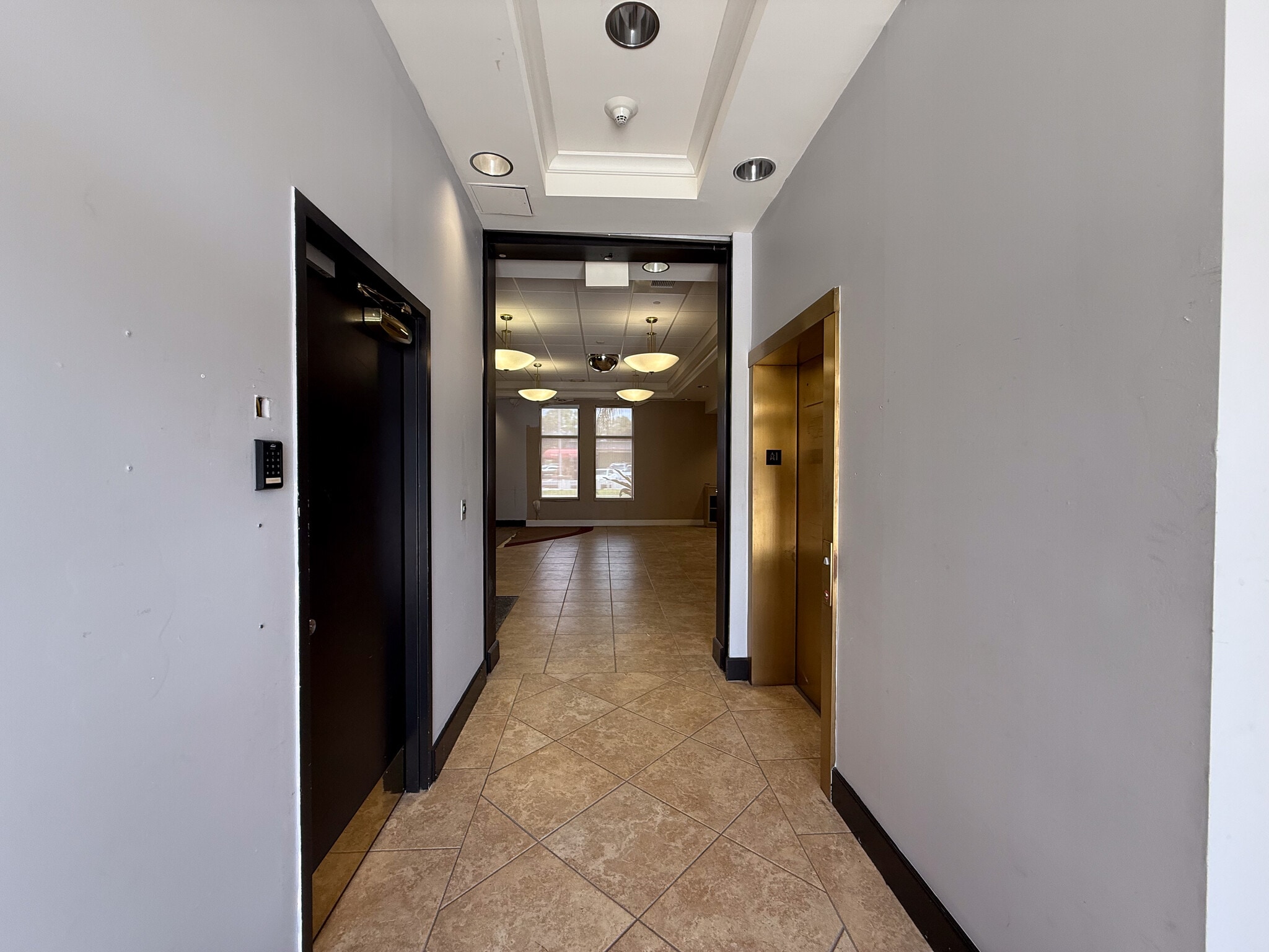 8200-8250 66th St N, Pinellas Park, FL for lease Interior Photo- Image 1 of 6