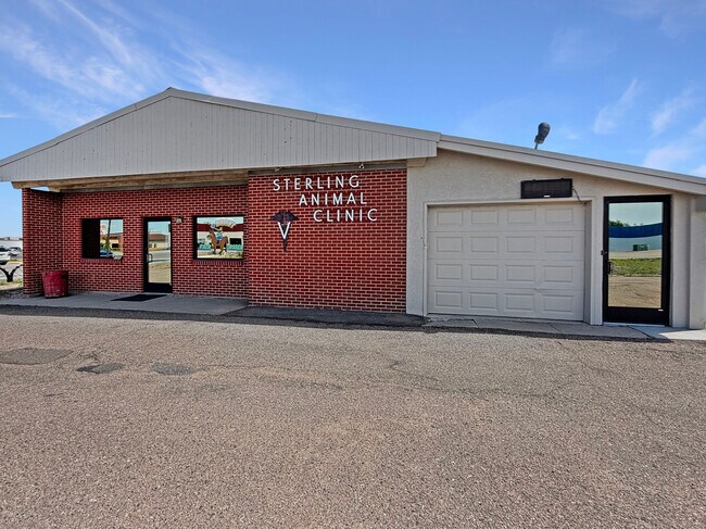 Plus de détails pour 1331 W Main St, Sterling, CO - Commerce de détail à vendre