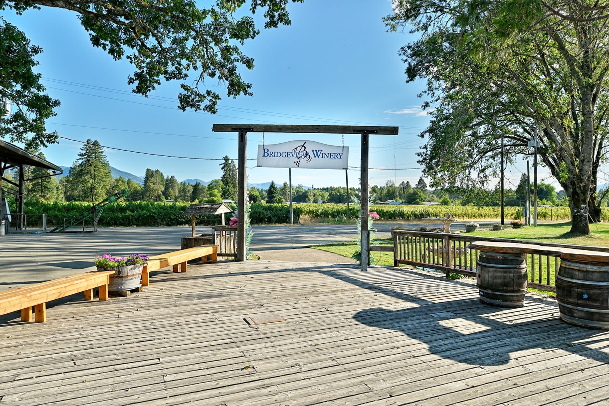 3900 Holland Rd loop, Cave Junction, OR for sale Primary Photo- Image 1 of 52
