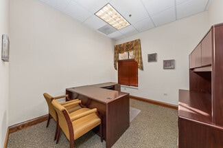 Plus de détails pour 1776 Legacy Cir, Naperville, IL - Bureau à louer