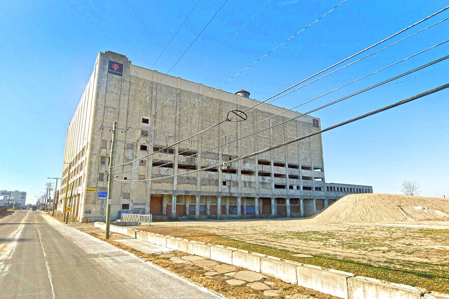 1921 E Ferry St, Detroit, MI for sale - Building Photo - Image 2 of 16