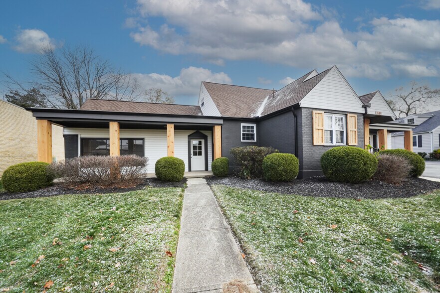 40 Southmoor Cir NE, Kettering, OH à vendre - Photo du bâtiment - Image 3 de 6