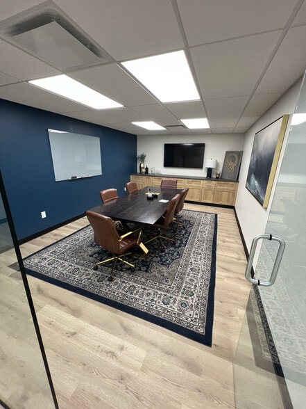 20902 Mack Ave, Grosse Pointe, MI for lease - Interior Photo - Image 3 of 19