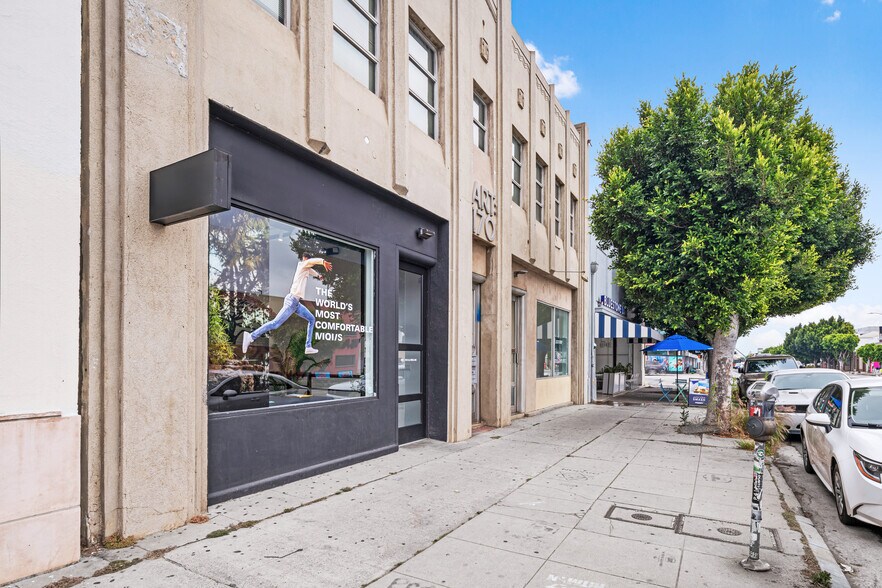 170 S La Brea Ave, Los Angeles, CA à louer - Photo du bâtiment - Image 3 de 10