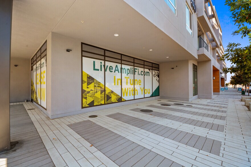 600 W Commonwealth Ave, Fullerton, CA à louer - Photo du bâtiment - Image 3 de 3