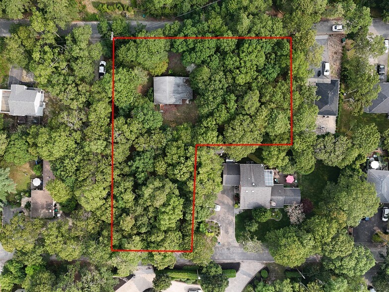 51 Shore Rd, Hampton Bays, NY à vendre - Photo principale - Image 1 de 1