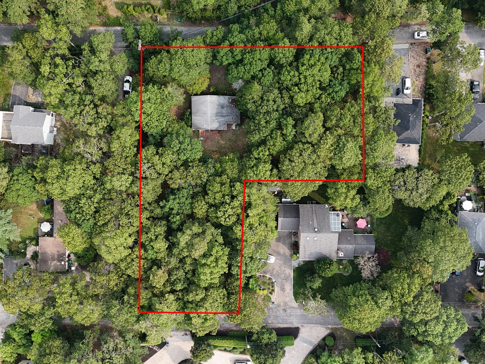 51 Shore Rd, Hampton Bays, NY for sale Primary Photo- Image 1 of 2