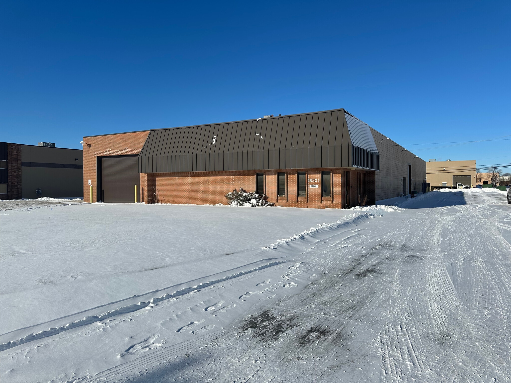 18321-18333 Mike C Ct, Fraser, MI for lease Primary Photo- Image 1 of 2