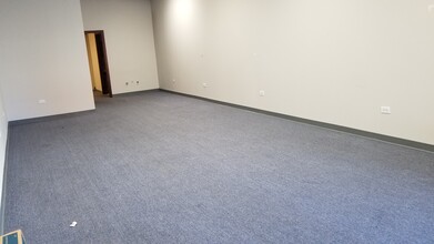 4616-4646 W 103rd St, Oak Lawn, IL for lease Interior Photo- Image 2 of 3