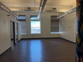 80 Monroe Ave, Memphis, TN for lease Interior Photo- Image 2 of 5