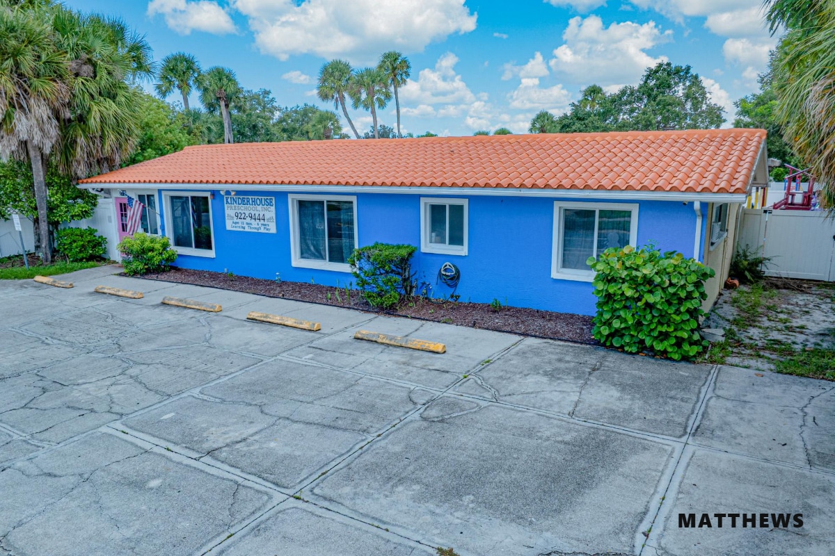 2719 Constitution Blvd, Sarasota, FL for sale Primary Photo- Image 1 of 4