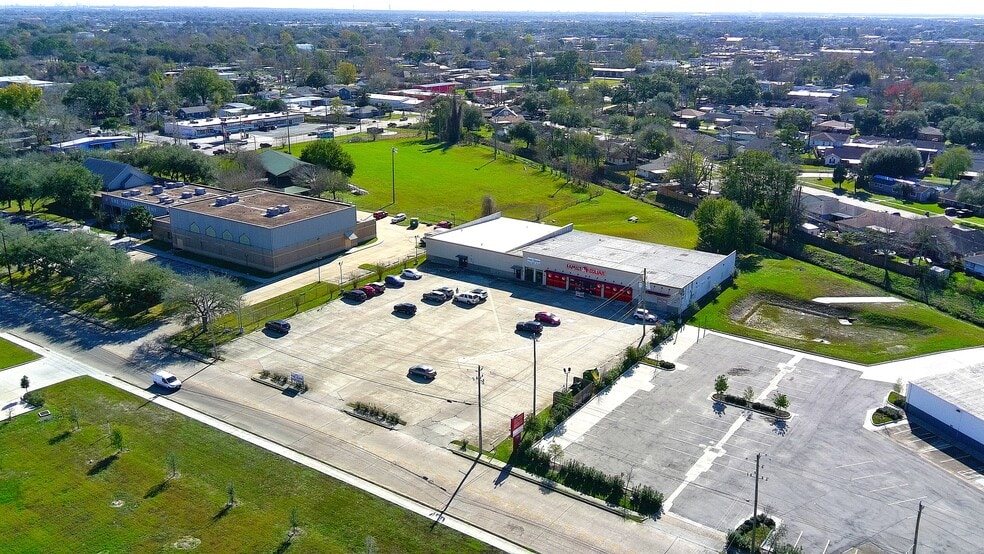 2706 Cherrybrook Ln, Pasadena, TX for sale - Building Photo - Image 3 of 15