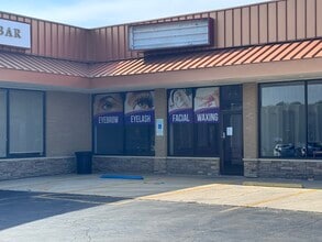 546-584 S Randall Rd, Saint Charles, IL for lease Building Photo- Image 1 of 8