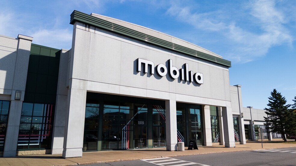 1501-1515 Boul Des Promenades, Saint-hubert, QC à louer - Photo du bâtiment - Image 2 de 6