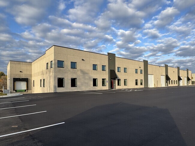 Plus de détails pour 80 8th St, Waconia, MN - Industriel à louer