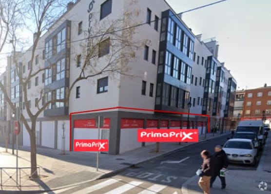 Madrid, MAD 28032 - - - Interior Photo - Image 1 of 1