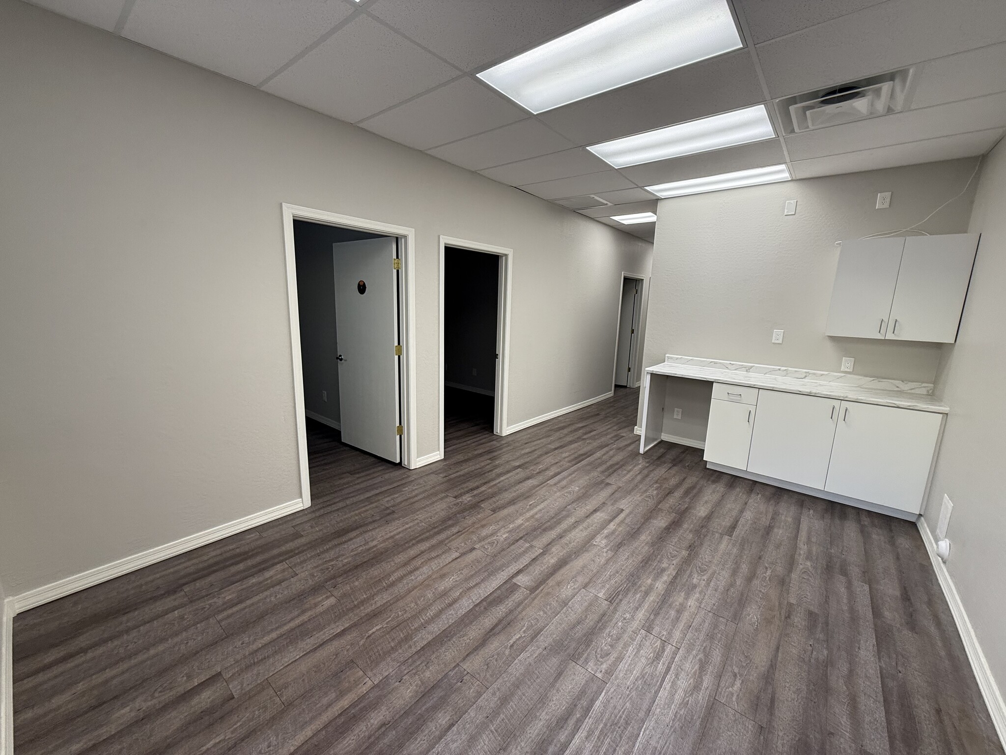 4435-4455 E Broadway Rd, Mesa, AZ for lease Interior Photo- Image 1 of 9