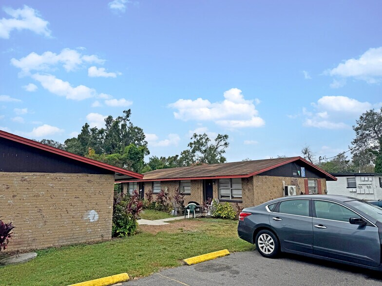 Goldenrod Commons & Sinclair Villas portfolio of 2 properties for sale on LoopNet.ca - Building Photo - Image 3 of 16