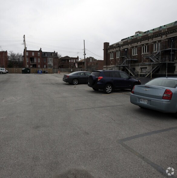 Soulard Properties portfolio of 3 properties for sale on LoopNet.ca - Primary Photo - Image 2 of 4