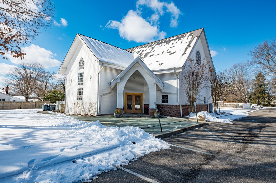 203 Pulaski Rd, Huntington Station, NY for sale - Building Photo - Image 1 of 13