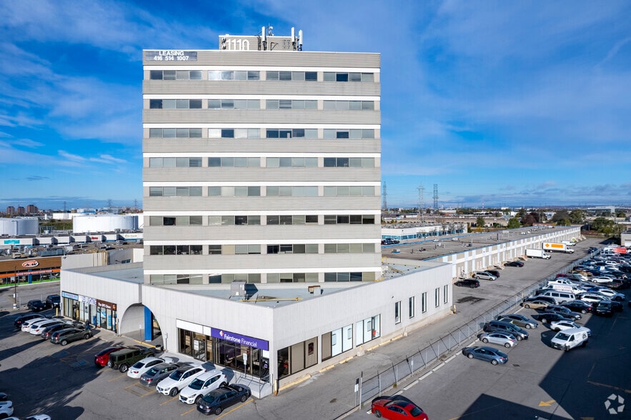 1110 Finch Ave W, Toronto, ON à louer - Photo du bâtiment - Image 2 de 5