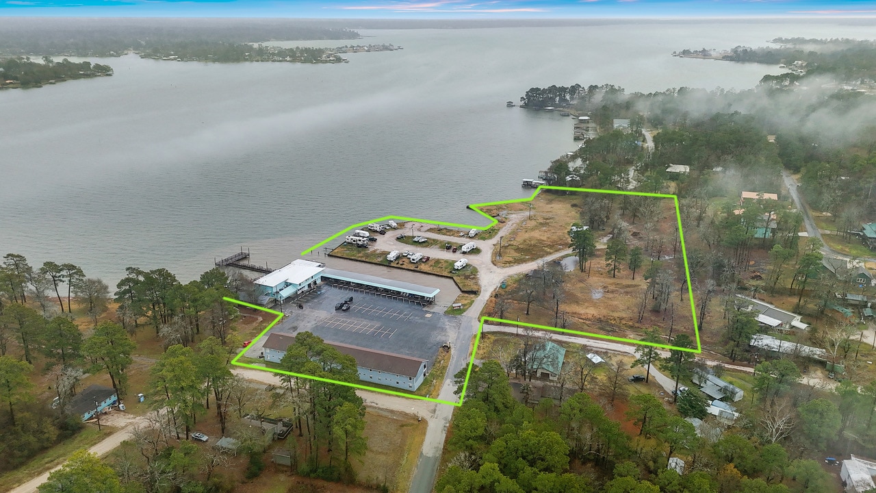 371 Navaho Trl, Onalaska, TX à louer Photo du bâtiment- Image 1 de 27